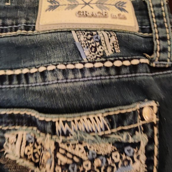 GRACE in LA 32 - Picture 1 of 6